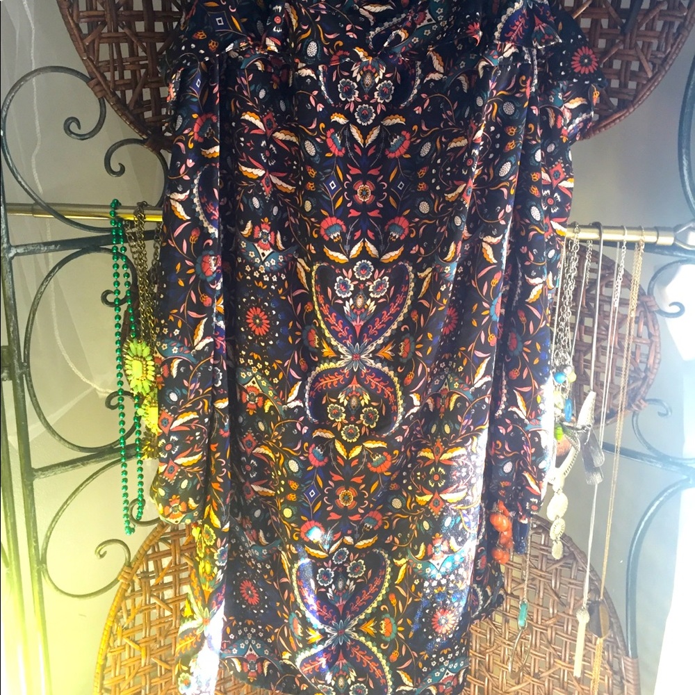 Dress with cold shoulders